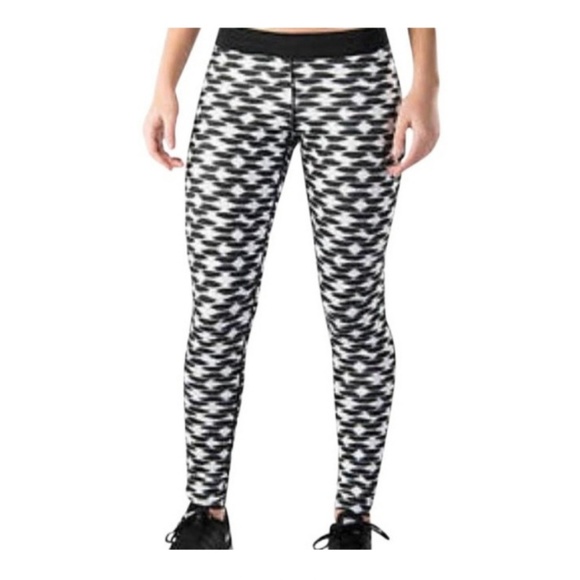 Nike Pants - Nike "Run Fast Live Fearless"capri legging sz. M